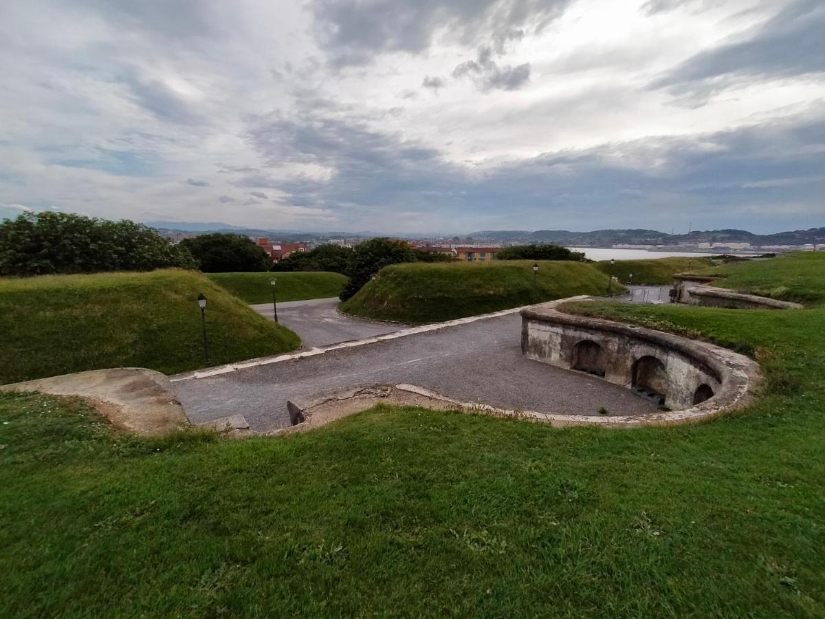 Apartment Arte Y Descanso: Historic Cimadevilla Near Marina And Beaches Gijon