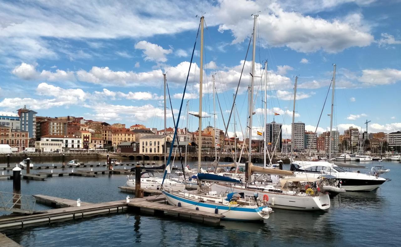 Arte Y Descanso: Historic Cimadevilla Near Marina And Beaches