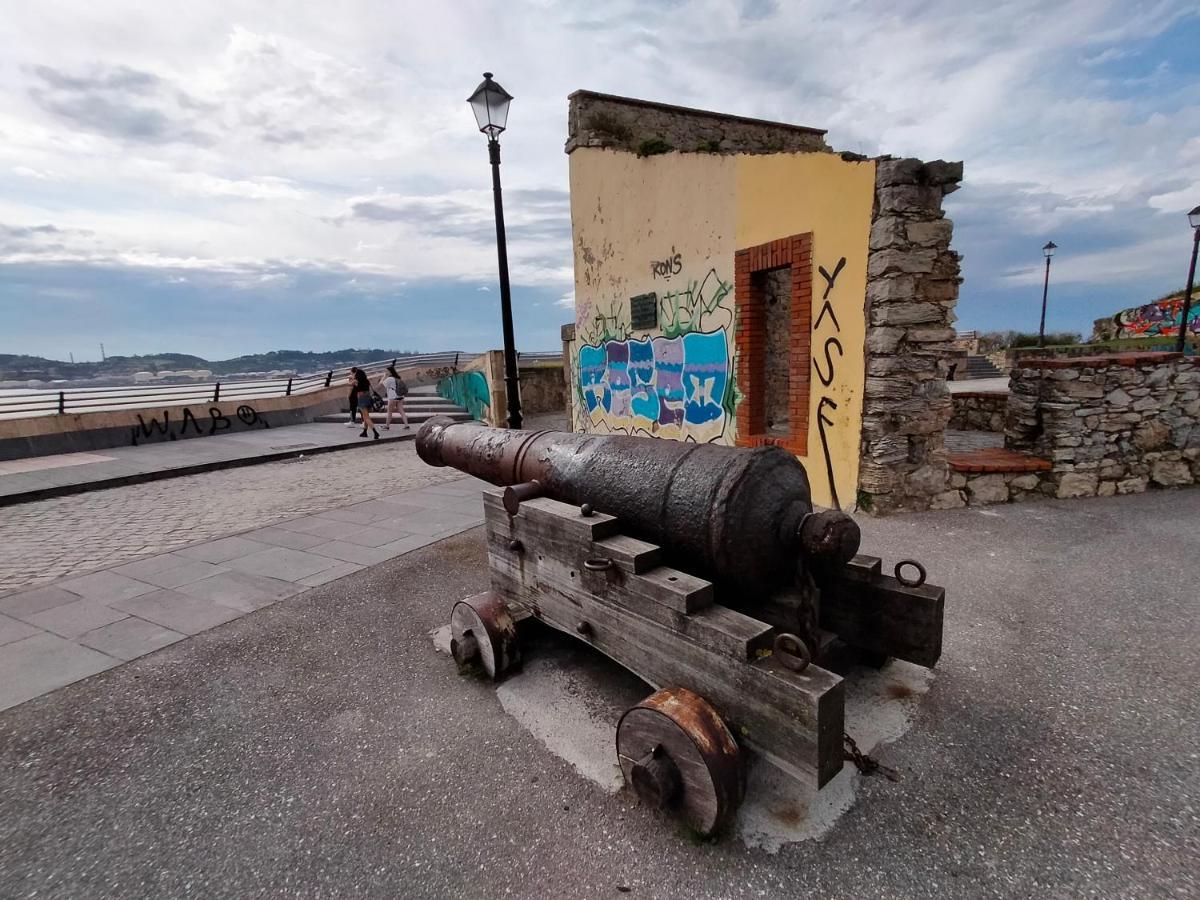 Apartment Arte Y Descanso: Historic Cimadevilla Near Marina And Beaches Gijon